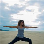 Professeur de yoga diplômée, je souhaite partager avec vous ma passion . NIVEAU DÉBUTANT